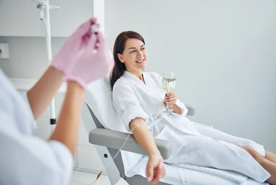 Terapia clínica con vitaminas intravenosas y péptidos